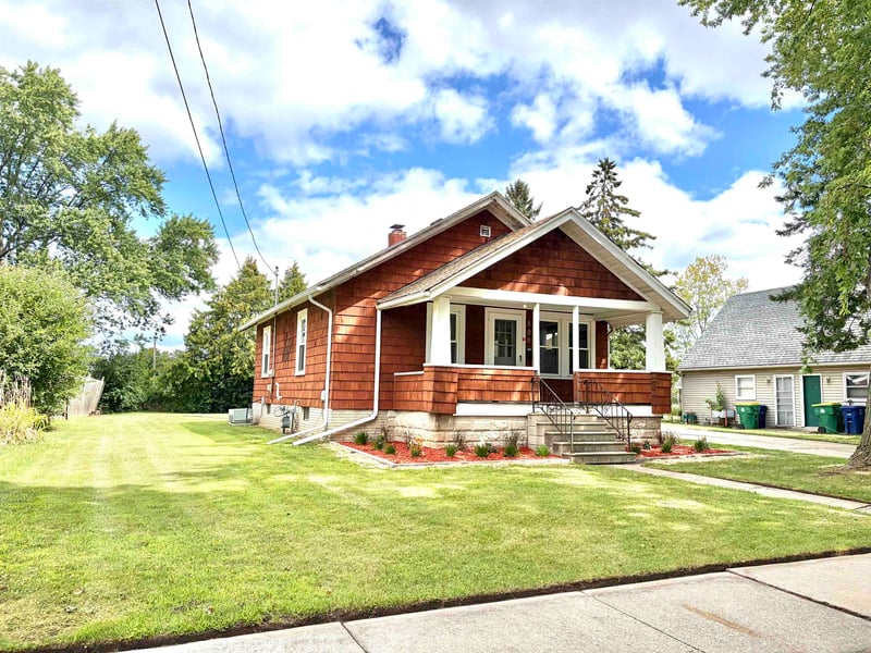 808 7th St, Green Bay, WI 54304-2662