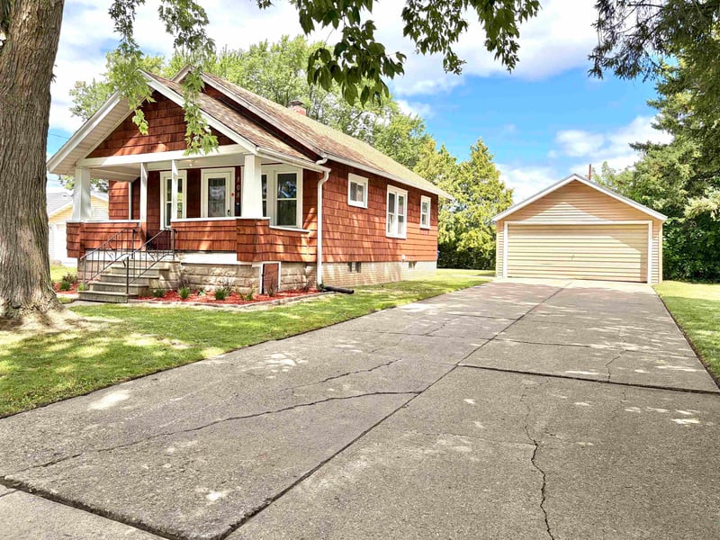 808 7th St, Green Bay, WI 54304-2662