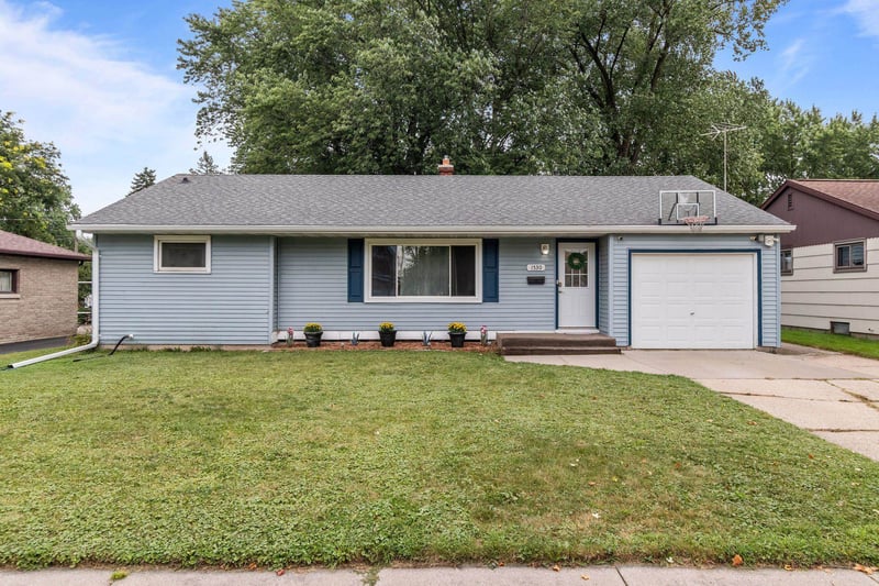 1530 S Walden Ave, Appleton, WI 54915