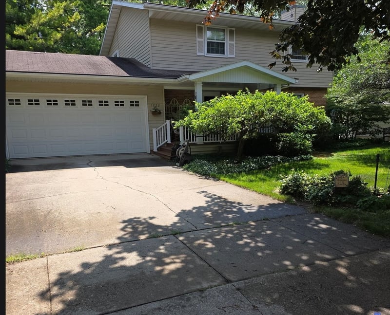 1222 S Park Ave, Neenah, WI 54952