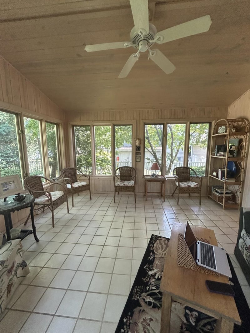 1222 S Park Ave, Neenah, WI 54952