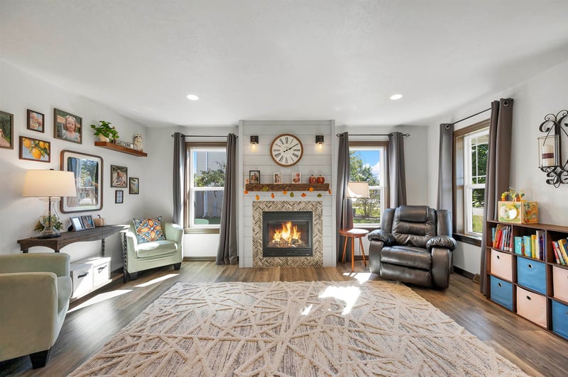 316 Hidden Creek Trl, Green Bay, WI 54303