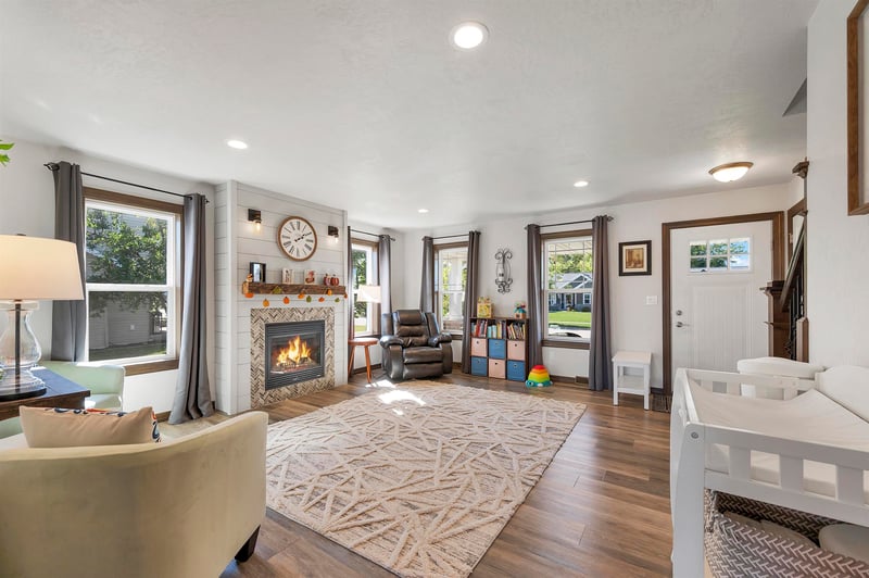 316 Hidden Creek Trl, Green Bay, WI 54303