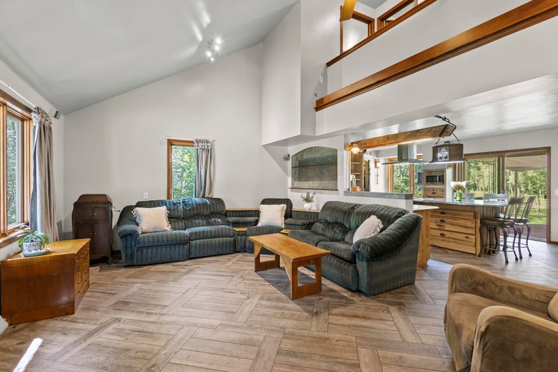 3007 Longview Ln, Suamico, WI 54173