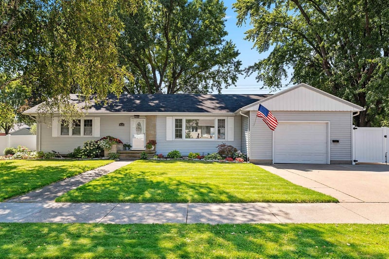 825 W Marquette St, Appleton, WI 54914