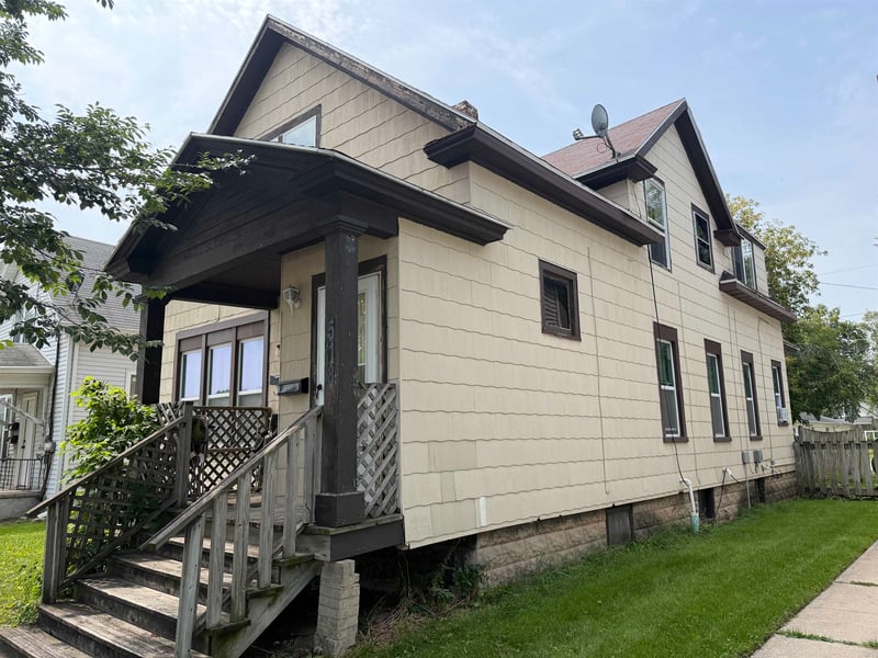 518 12th St, Green Bay, WI 54303-1724