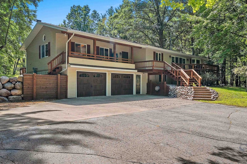 W6867 Curt Black Rd, Shawano, WI 54166