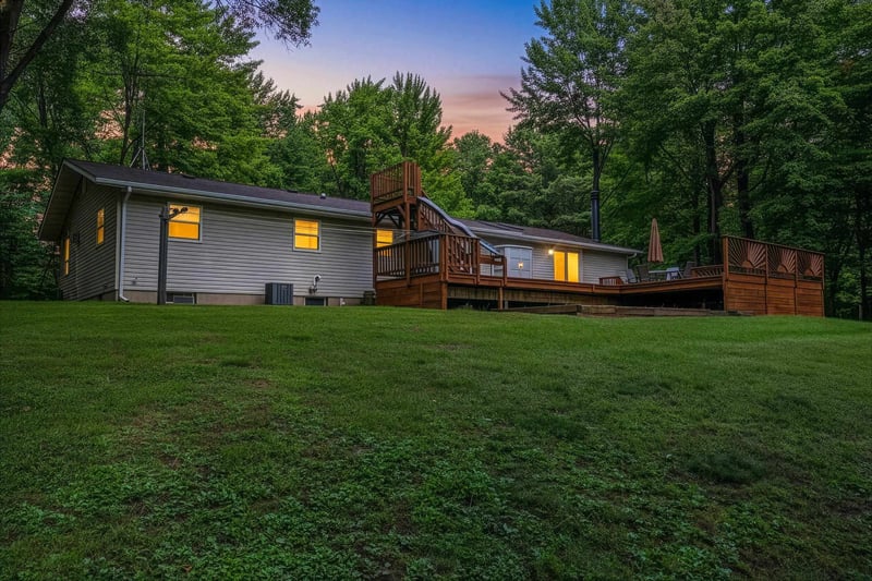 W6867 Curt Black Rd, Shawano, WI 54166