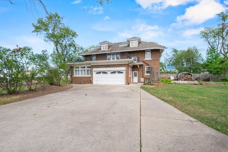 428 9th St, Neenah, WI 54956