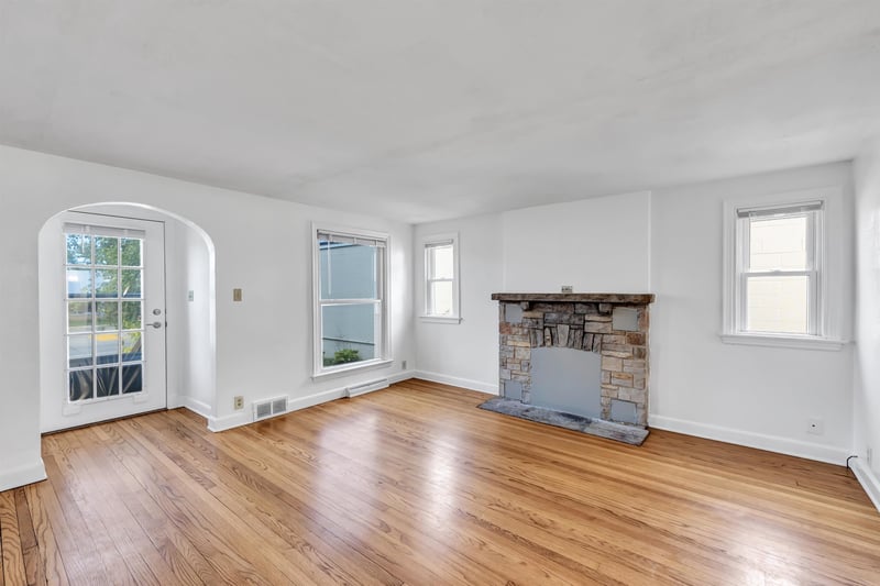 1827 W Wisconsin Ave, Appleton, WI 54914