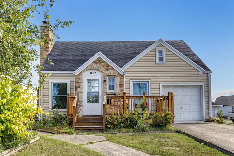 1827 W Wisconsin Ave, Appleton, WI 54914