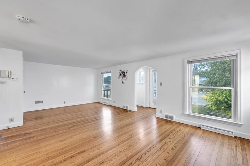1827 W Wisconsin Ave, Appleton, WI 54914