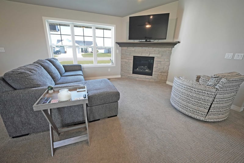 880 Joeanna Way, Pulaski, WI 54162
