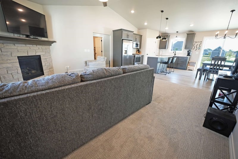 880 Joeanna Way, Pulaski, WI 54162