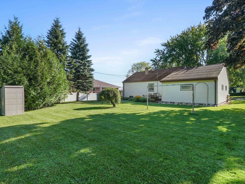 315 Parker Ave, Algoma, WI 54201