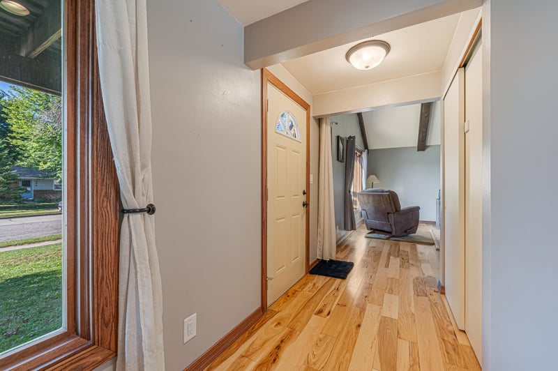 305 E Forest St, Black Creek, WI 54106
