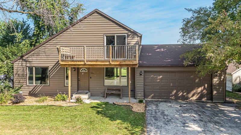 305 E Forest St, Black Creek, WI 54106