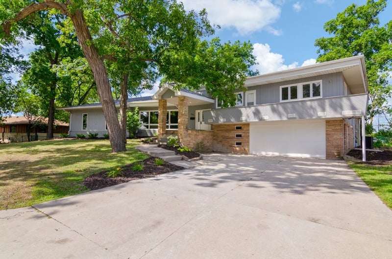 985 Bridgewood Dr, Neenah, WI 54956-3711