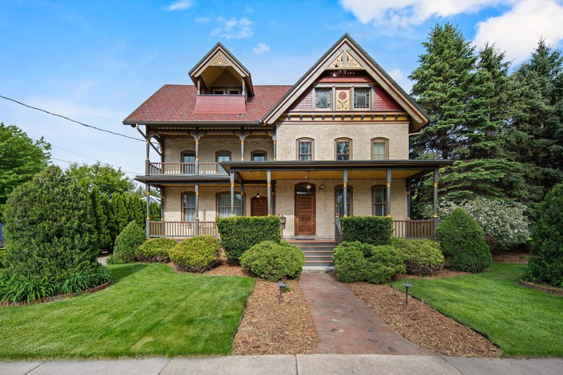 348 Naymut St, Menasha, WI 54952