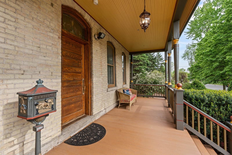 348 Naymut St, Menasha, WI 54952