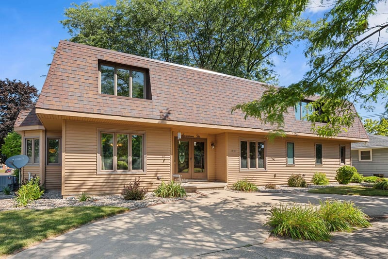 1710 W Marquette St, Appleton, WI 54914-2212