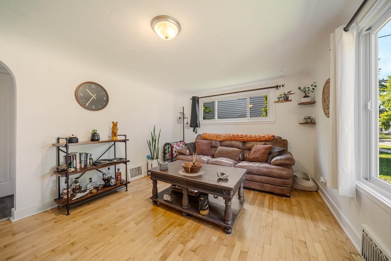 614 Kaukauna St, Kaukauna, WI 54130