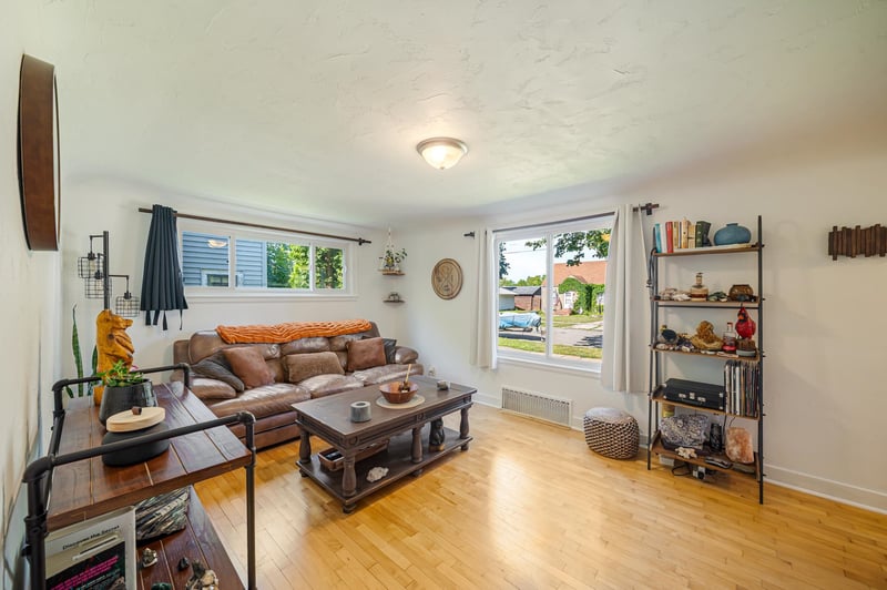614 Kaukauna St, Kaukauna, WI 54130