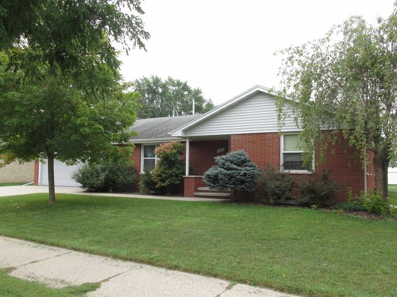 1047 E Pershing St, Appleton, WI 54911-3049