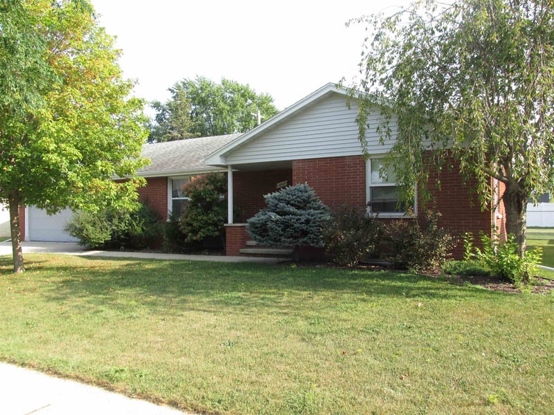 1047 E Pershing St, Appleton, WI 54911-3049