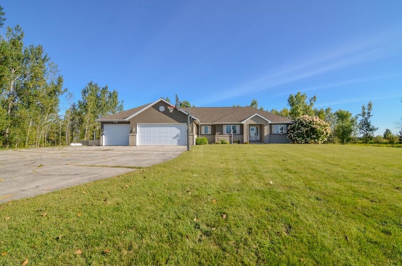 W2182 County Rd S, Pulaski, WI 54162