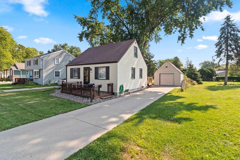 1420 N Charlotte St, Appleton, WI 54911-4014