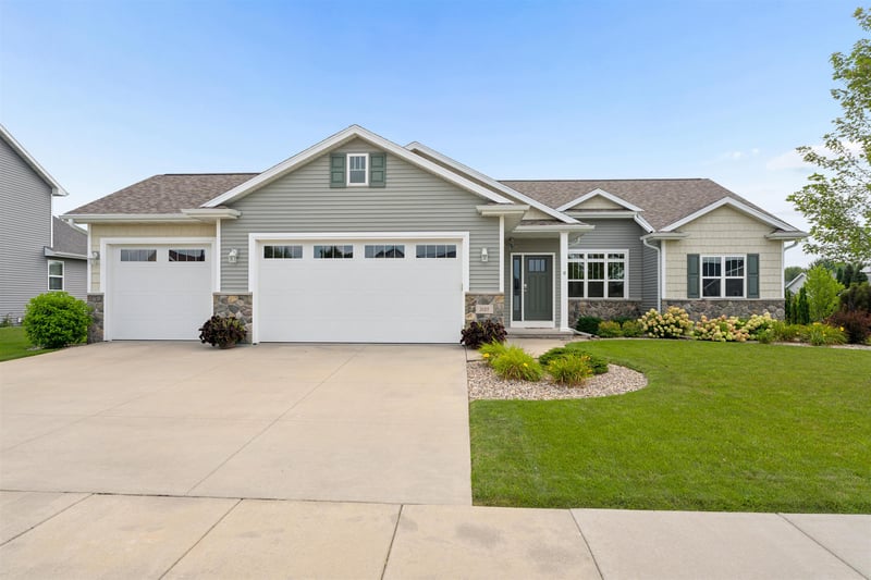 2127 W Kohl Dr, Appleton, WI 54913