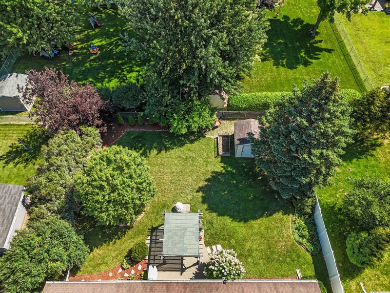 431 Robert Ln, Green Bay, WI 54311