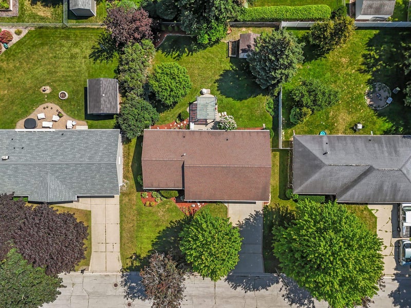 431 Robert Ln, Green Bay, WI 54311