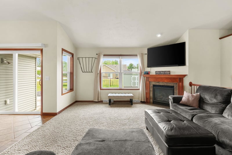 4866 N Wren Dr, Appleton, WI 54913-7301
