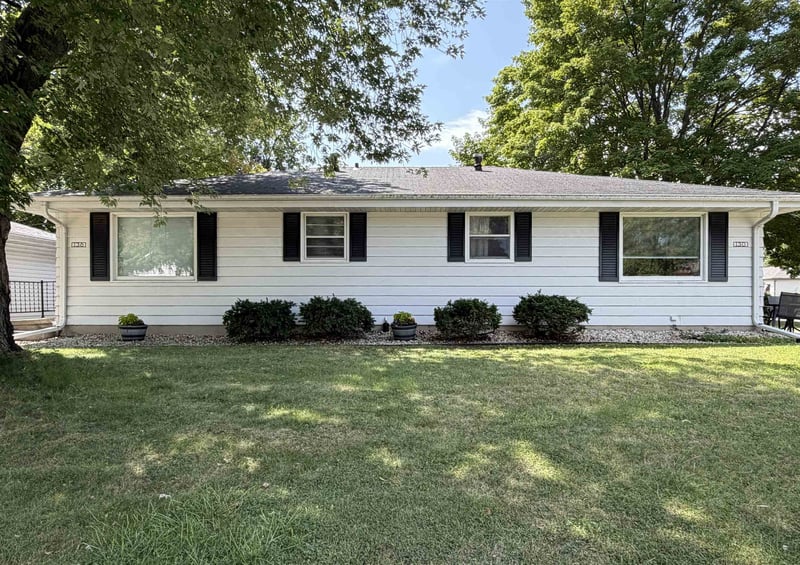 130 Gwynn St, Green Bay, WI 54301-1006