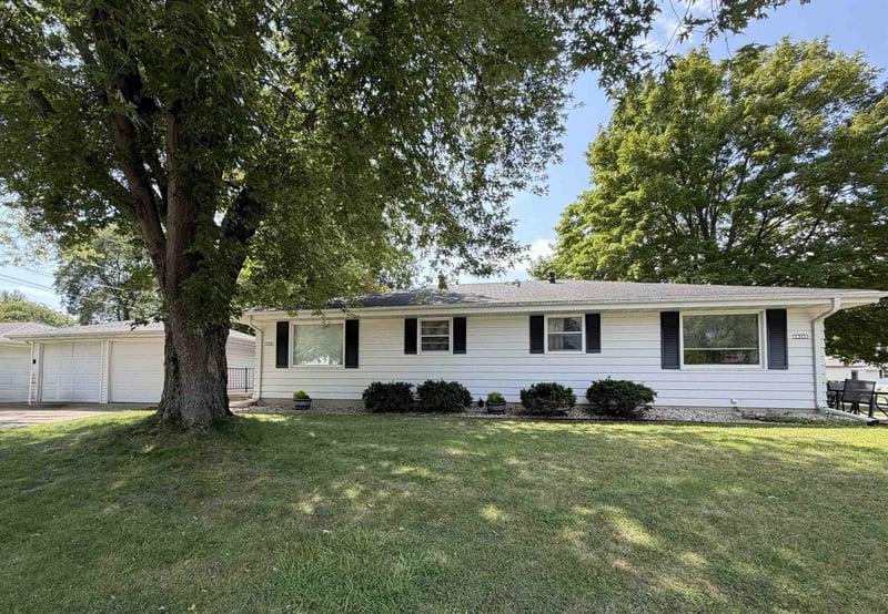 130 Gwynn St, Green Bay, WI 54301-1006
