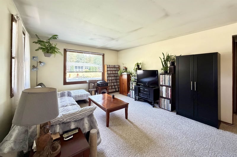 130 Gwynn St, Green Bay, WI 54301-1006
