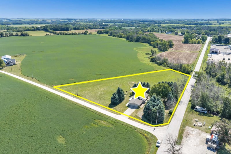 5026 Paiders Ln, Denmark, WI 54208