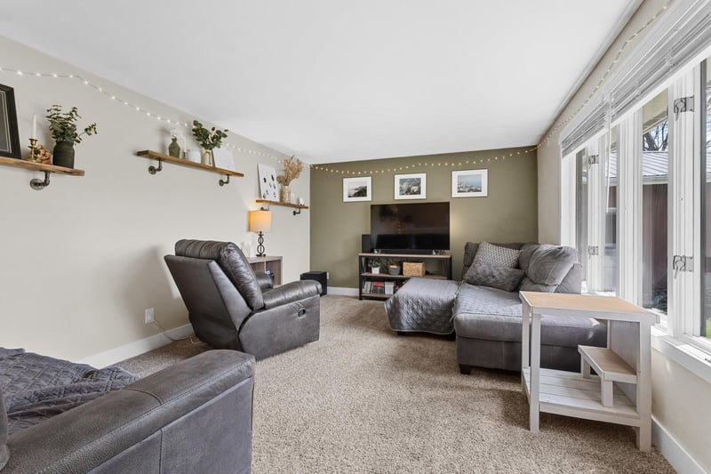 546 E Coolidge Ave, Appleton, WI 54915-1972