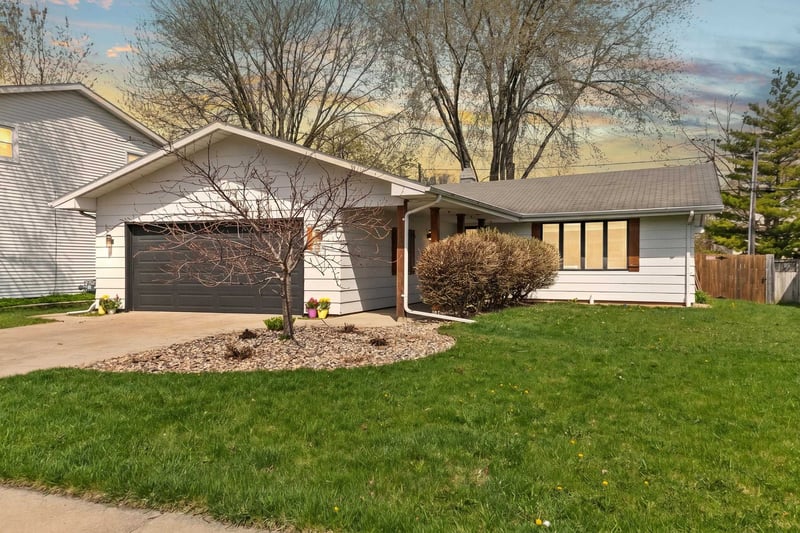 546 E Coolidge Ave, Appleton, WI 54915-1972