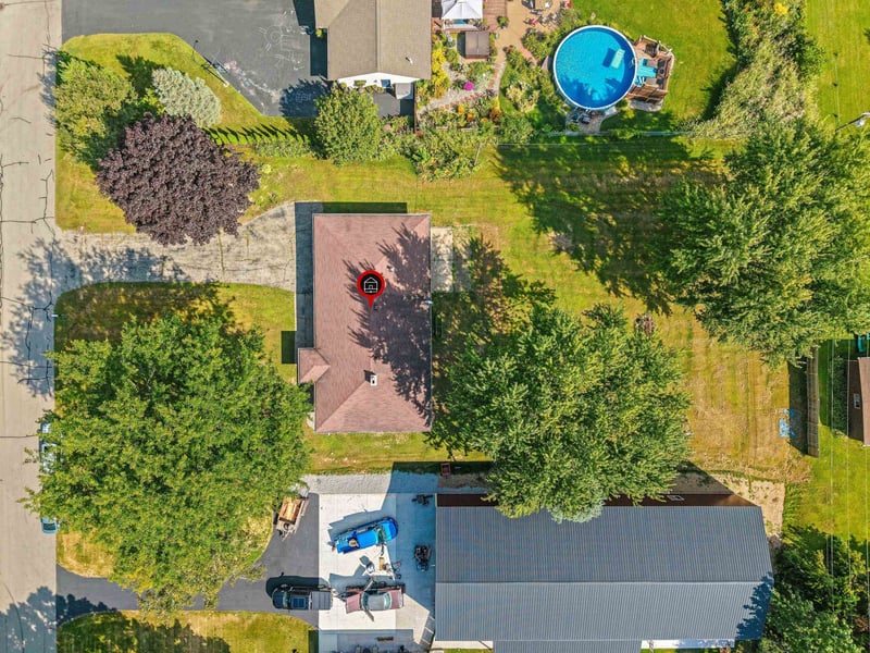 N1320 Ellen Ln, Greenville, WI 54942