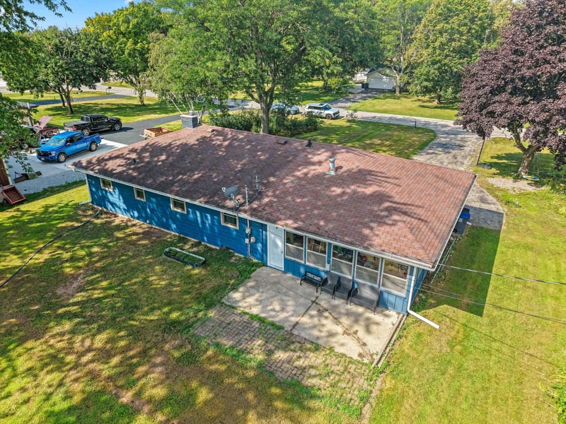 N1320 Ellen Ln, Greenville, WI 54942