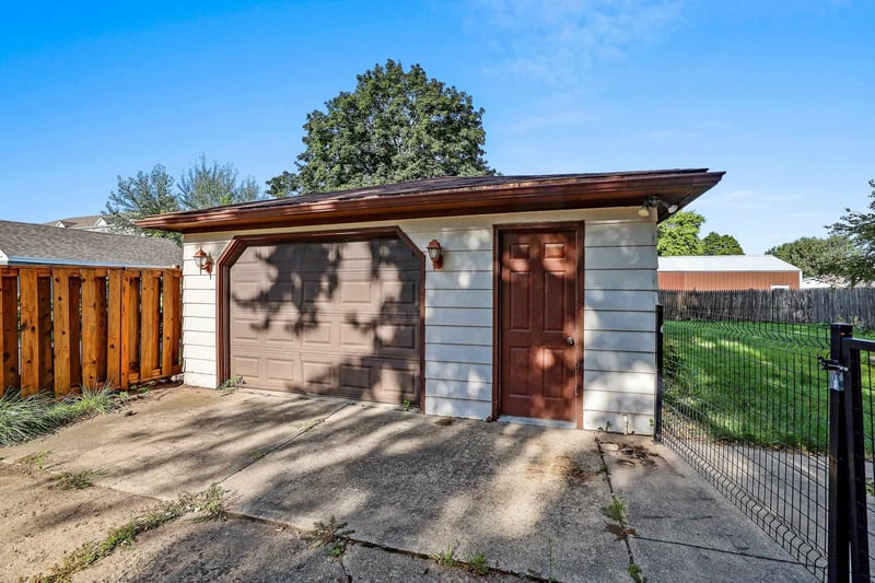 739 Depot St, Little Chute, WI 54140