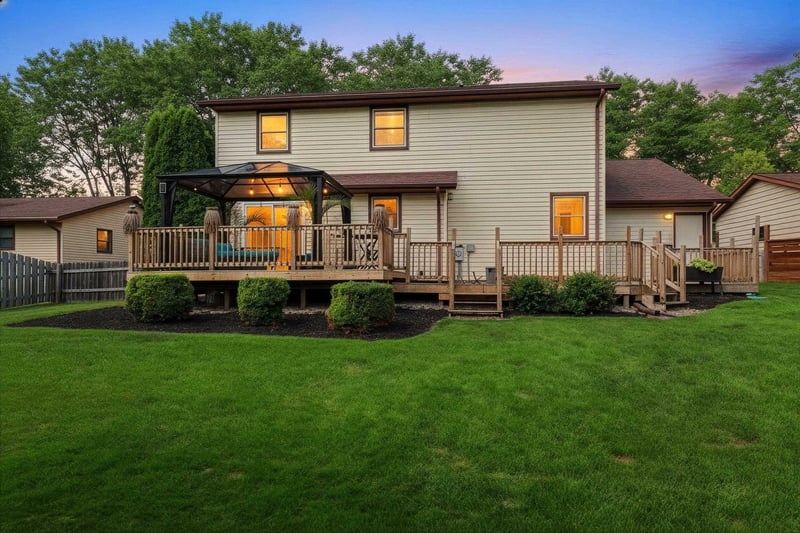 2564 Wildflower Row, Green Bay, WI 54311