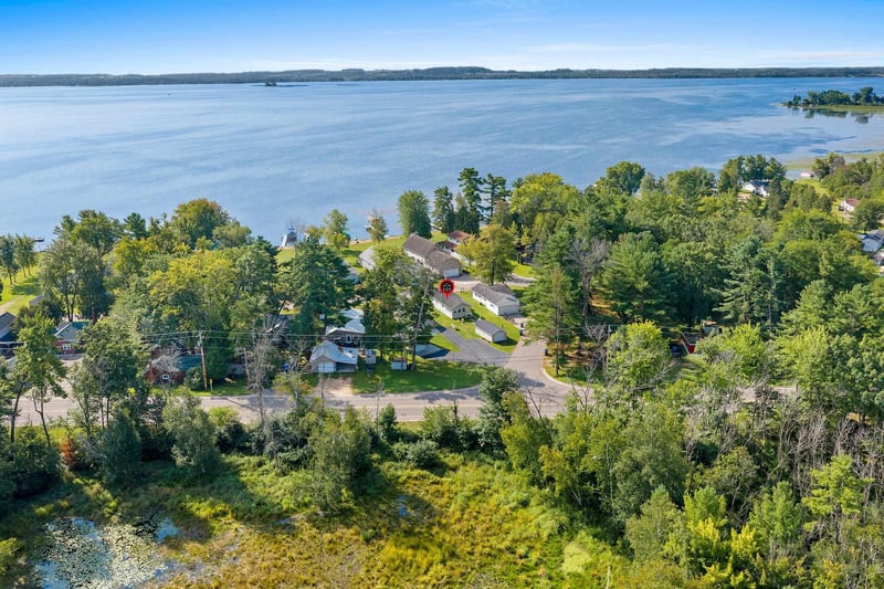 W6070 N Bay Cir, Shawano, WI 54166