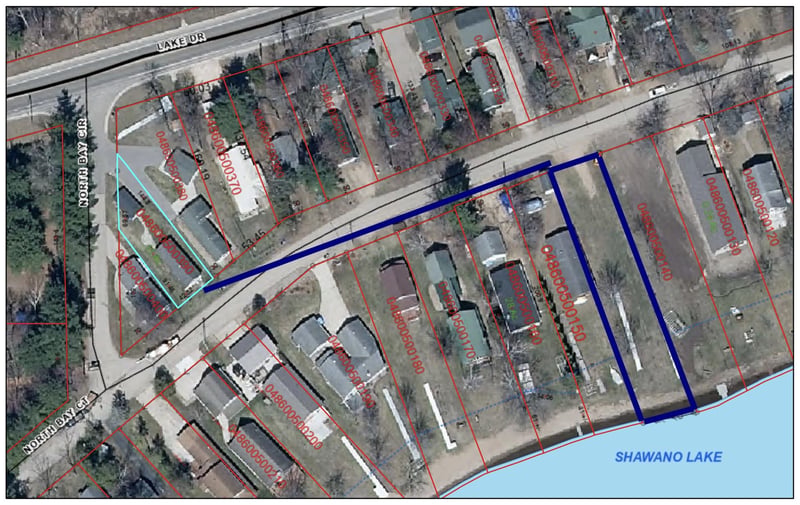 W6070 N Bay Cir, Shawano, WI 54166