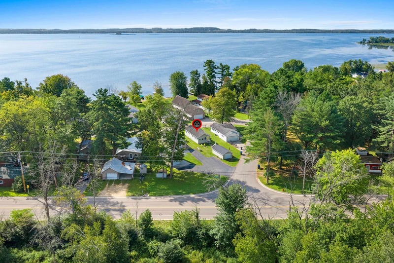 W6070 N Bay Cir, Shawano, WI 54166