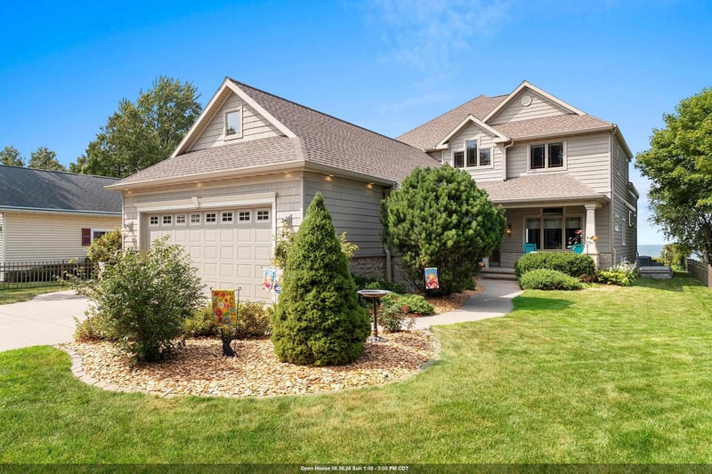6415 Sturgeon Bay Rd, Luxemburg, WI 54217