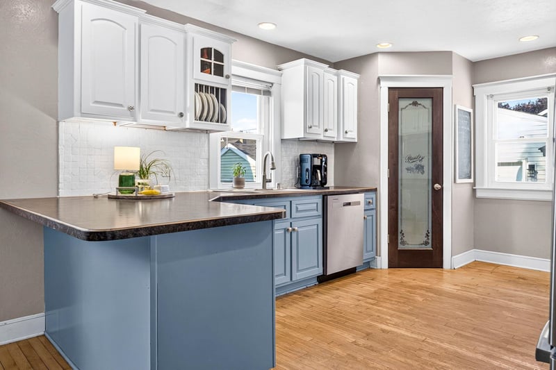 521 Wilson St, Little Chute, WI 54140